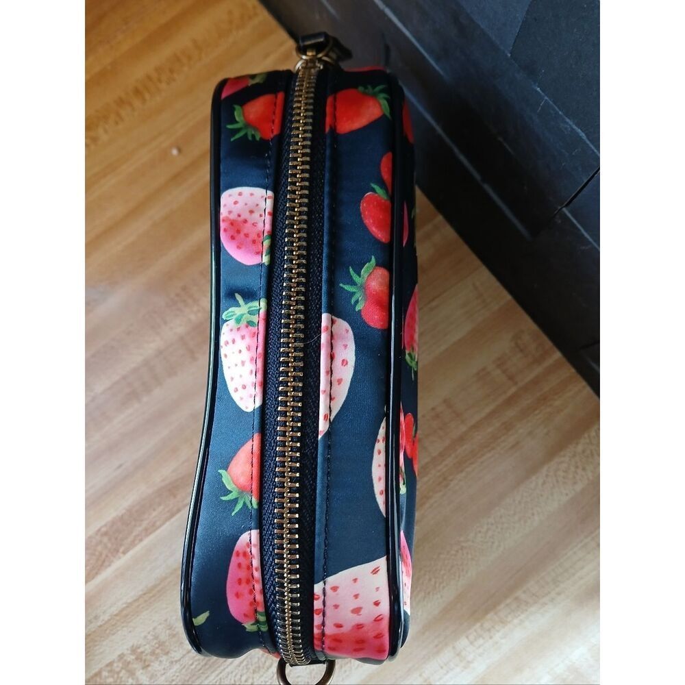 Kurt Geiger- 🦅 NWOT! Navy Crossbody Bag with Pink & Red Strawberry Print - Picture 5 of 8